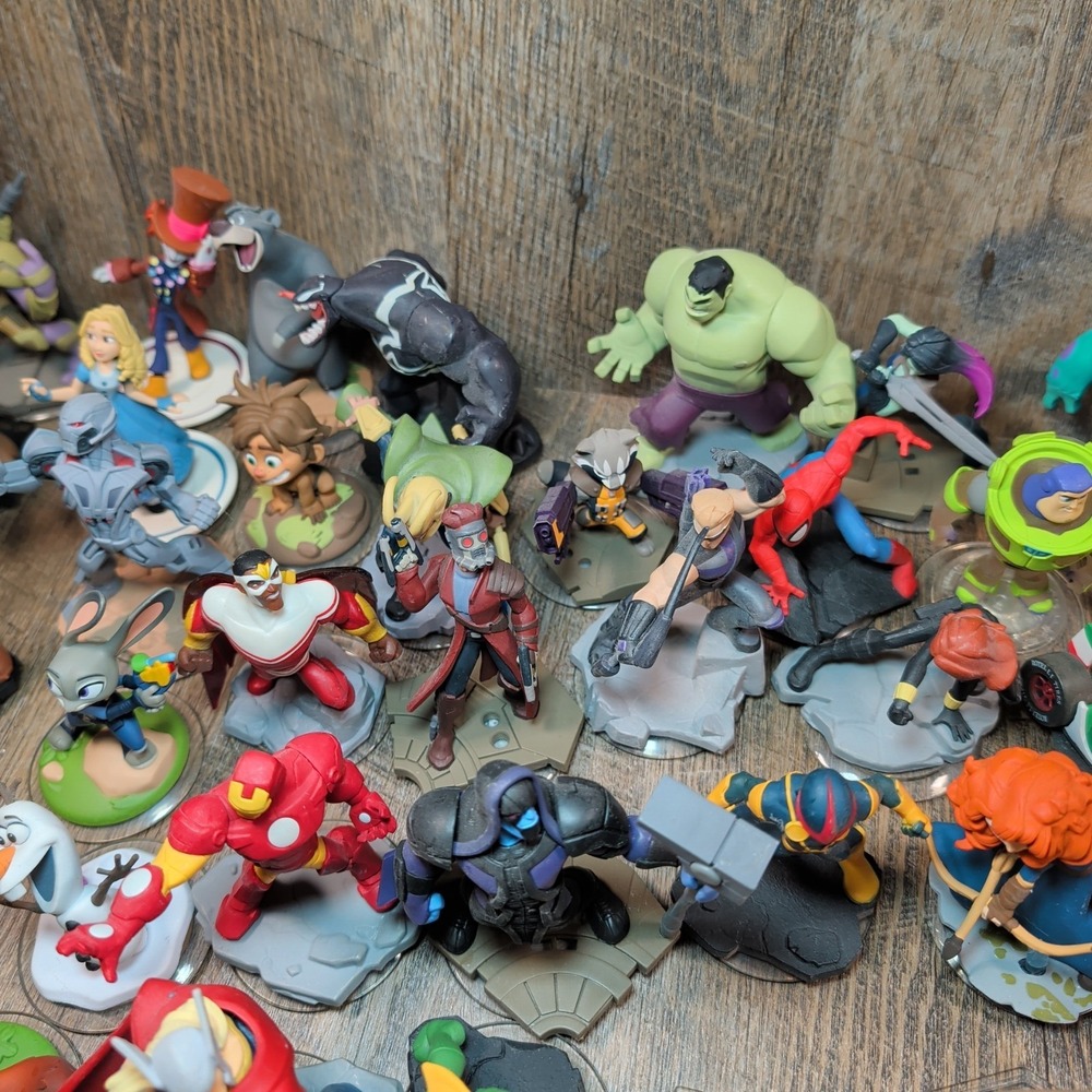 Disney Infinity 1.0 2.0 3.0 Xbox 360 Massive Lot Of 44 Figures 2 Portals+ Extras - Picture 12 of 13